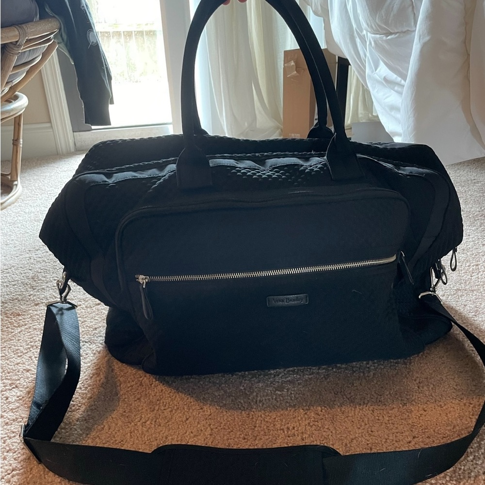VERA BRADLEY LARGE TRAVEL DUFFEL - BLACK